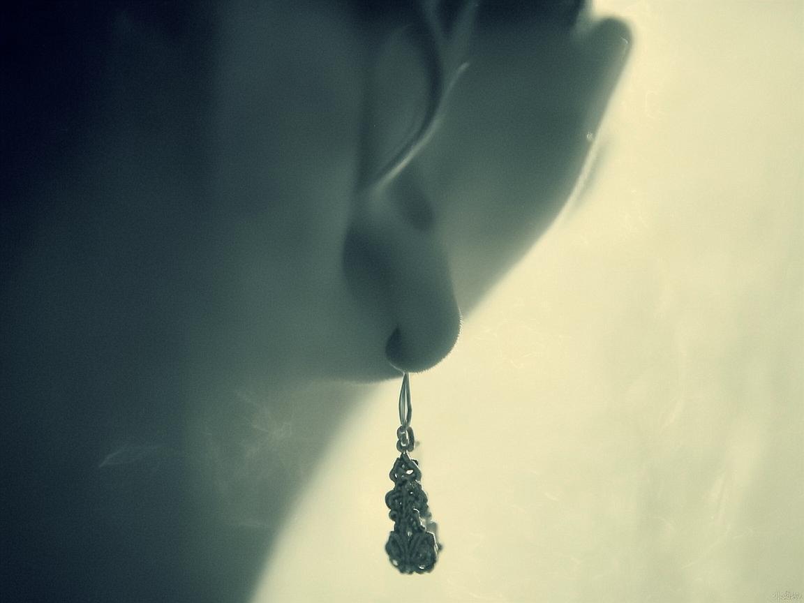 耳饰佩戴，隐藏的健康风险知多少？